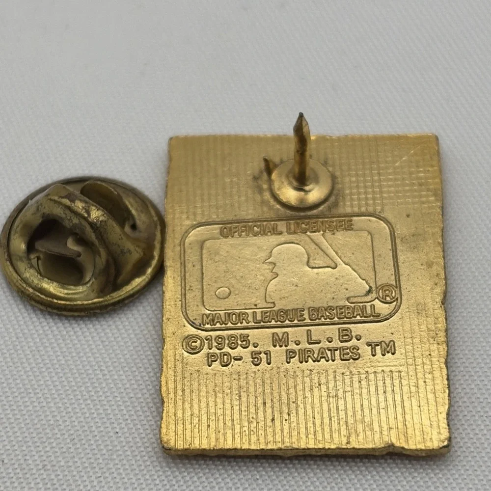 Vintage 1985‎ MLB Baseball Pittsburgh Pirates Mascot Lapel Hat Pin